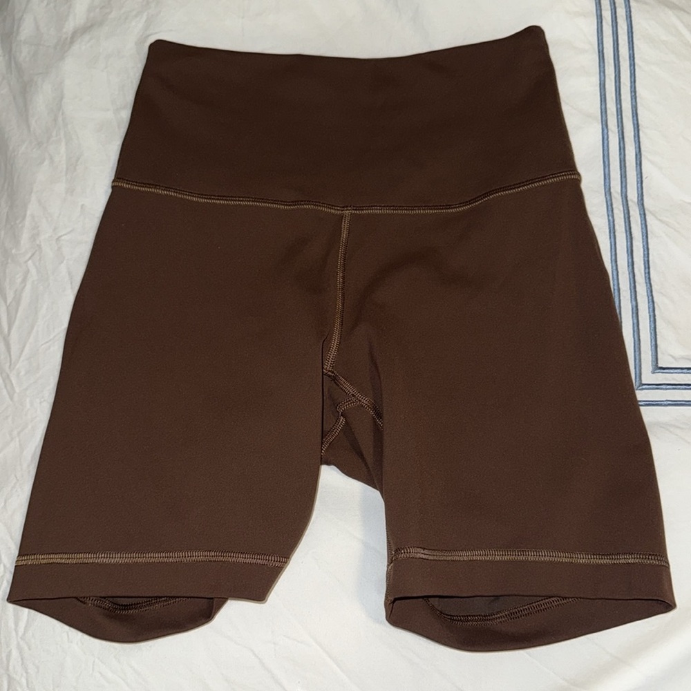 Wunder Train High-Rise Short 6"